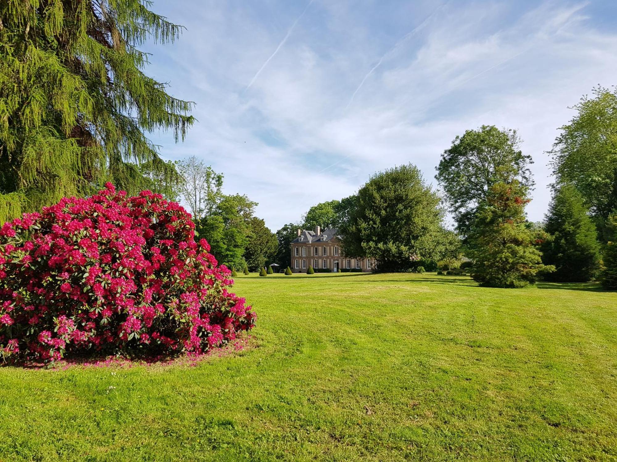 Chateau De Cleuville Exteriör bild